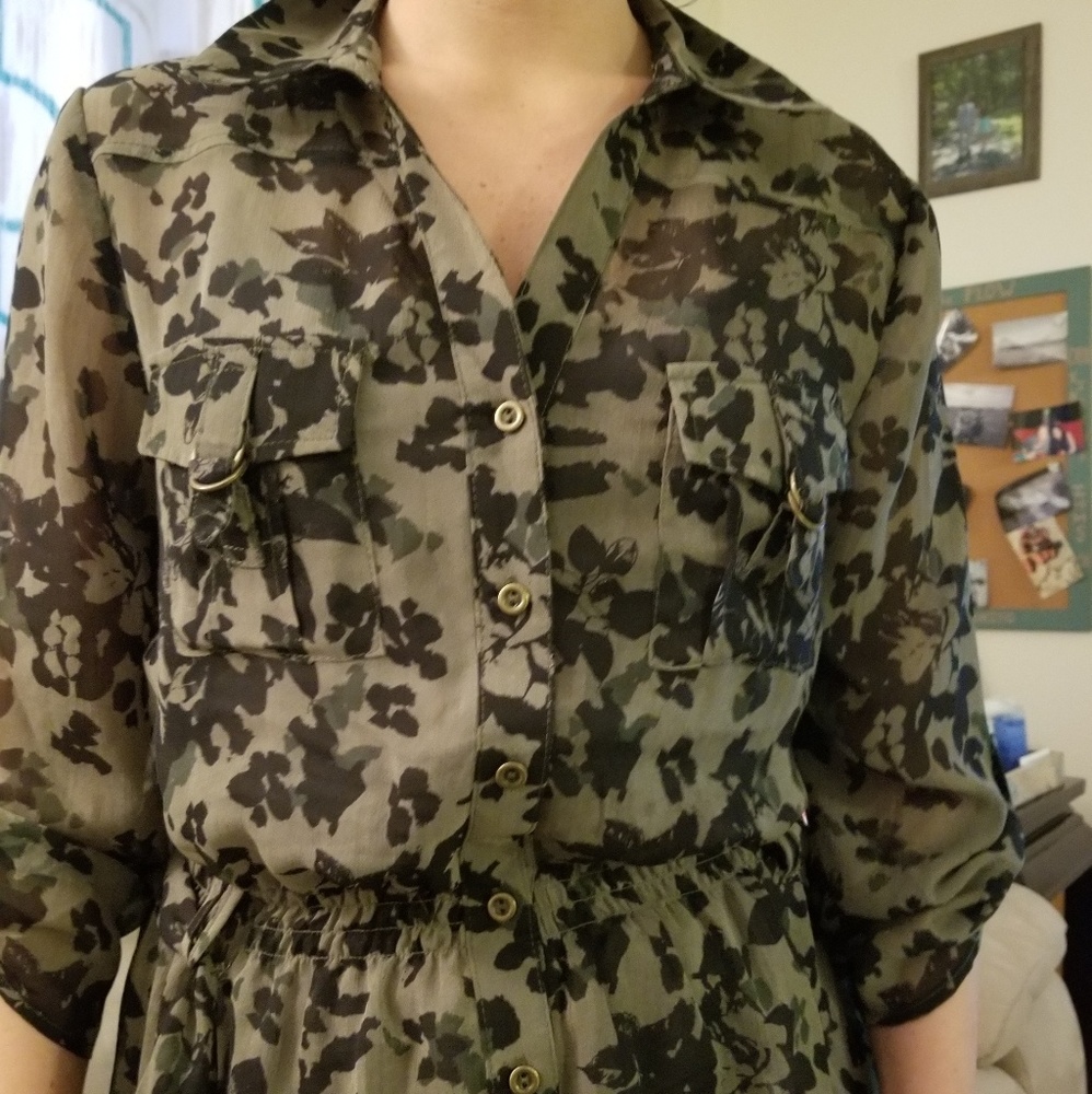 Suzy Shier Blouse with Belt Size Small - Picture 7 of 7